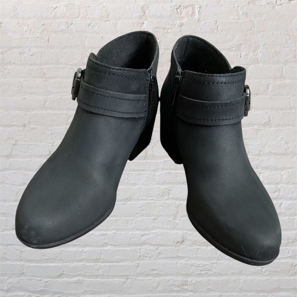 Clarks Adreena Mid Women’s Ankle Boots Size 6 Black Leather‎ Buckle Booties